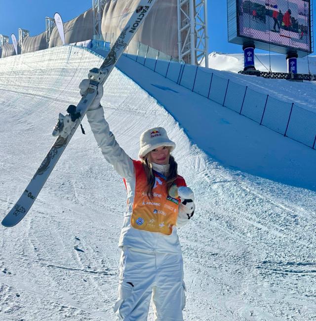 爱体育App-谷爱凌首轮摔倒无碍世界杯夺冠 U池成最稳金牌点