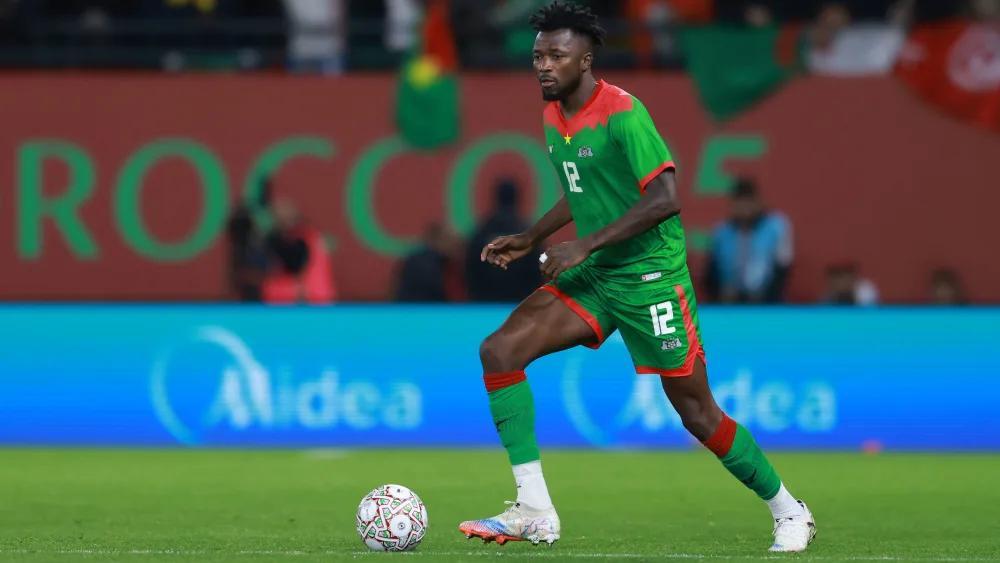 药厂官方：塔普索巴大腿肌肉存在结构性损伤，预计伤缺2至3周