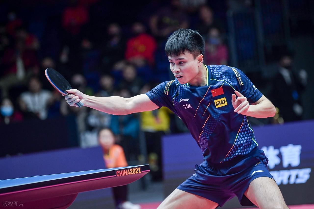 让二追三！周启豪怒吼逆转后，谁注意到裁判那张“离谱”黄牌？